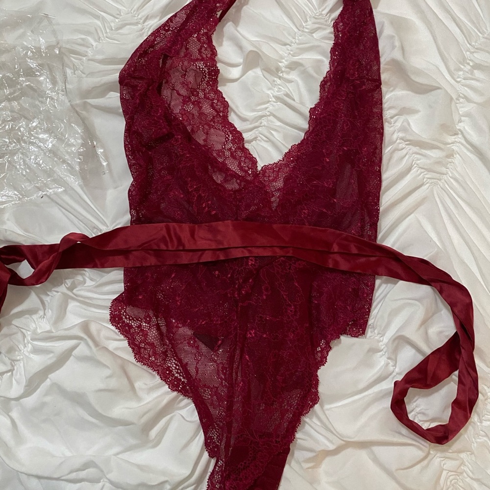 Red lingerie/bodysuit (Valentine’s day) - Picture 3 of 10